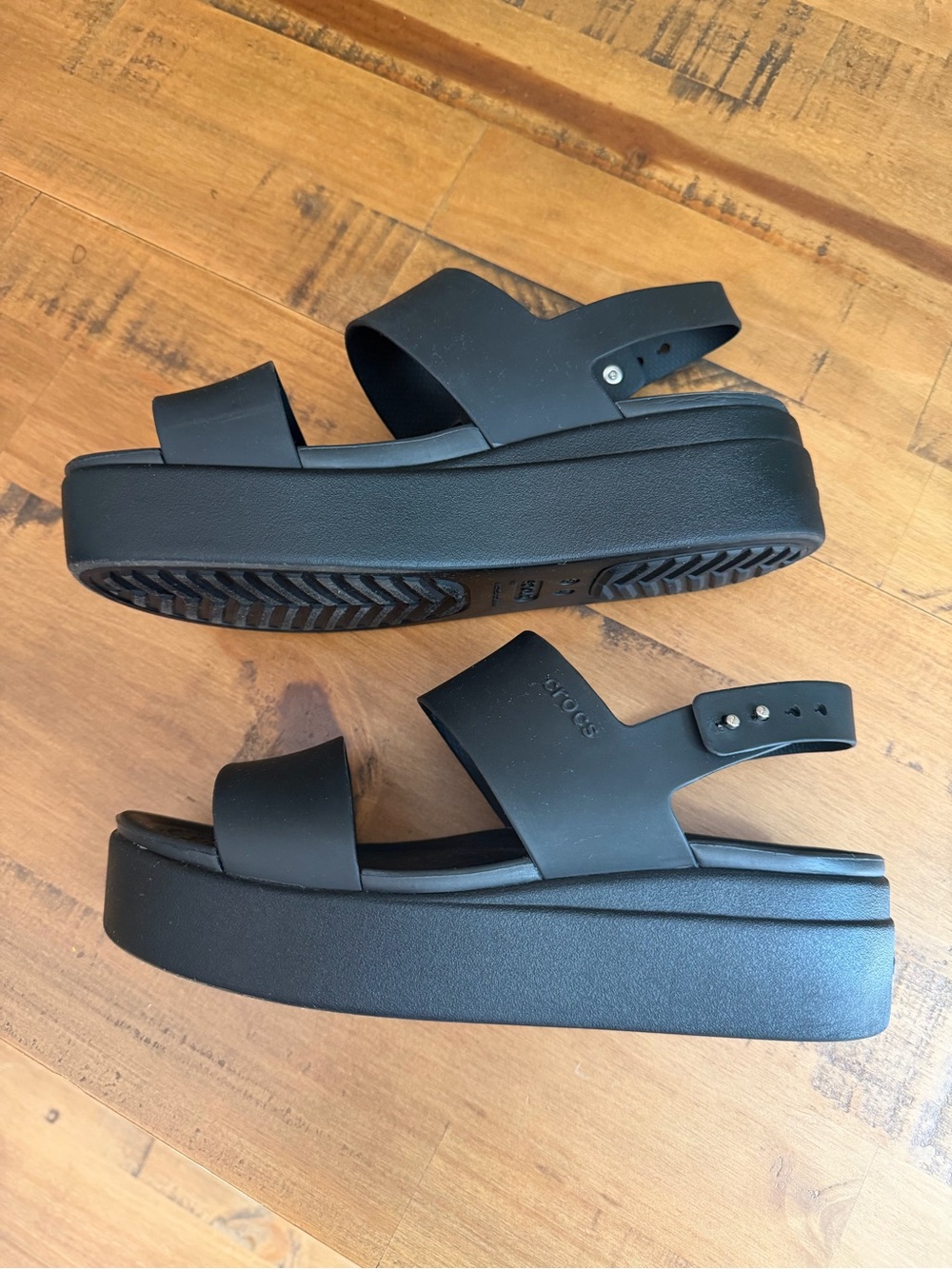 Crocs Brooklyn Low Wedge Sandals - Picture 4 of 9